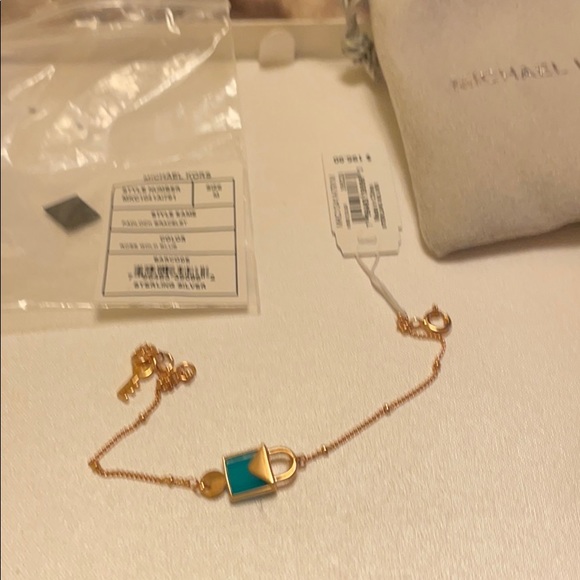 Michael kors padlock necklace - Picture 1 of 4